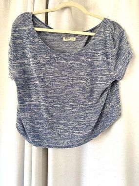 Hollister Lightweight Boho Split Open Back Heathered Blue Short Sleeve Scoop Top